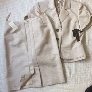 Tahari 2pc suit skirt beige tweed short sleeve Sm8